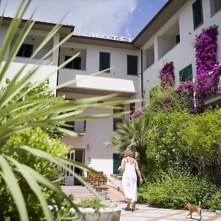 מלון Brigantino 3*